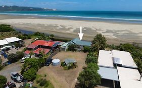 Tides And Time Bach - Ahipara Holiday Home